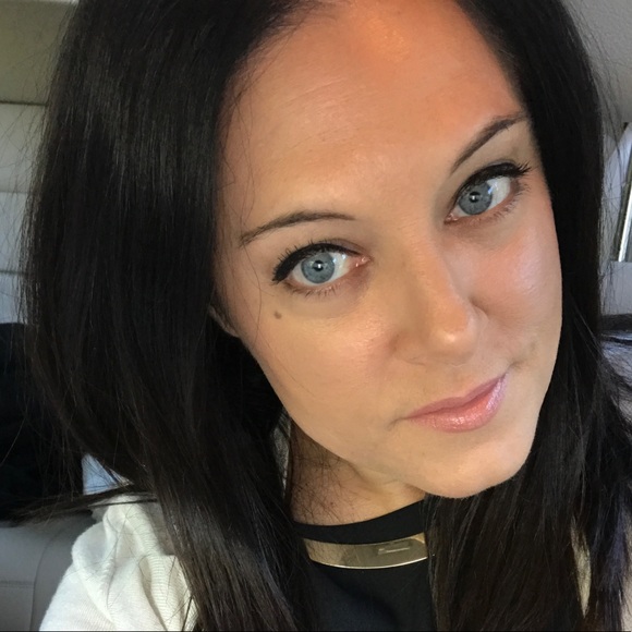 Meet your Posher, Sandy - Picture 2 of 2